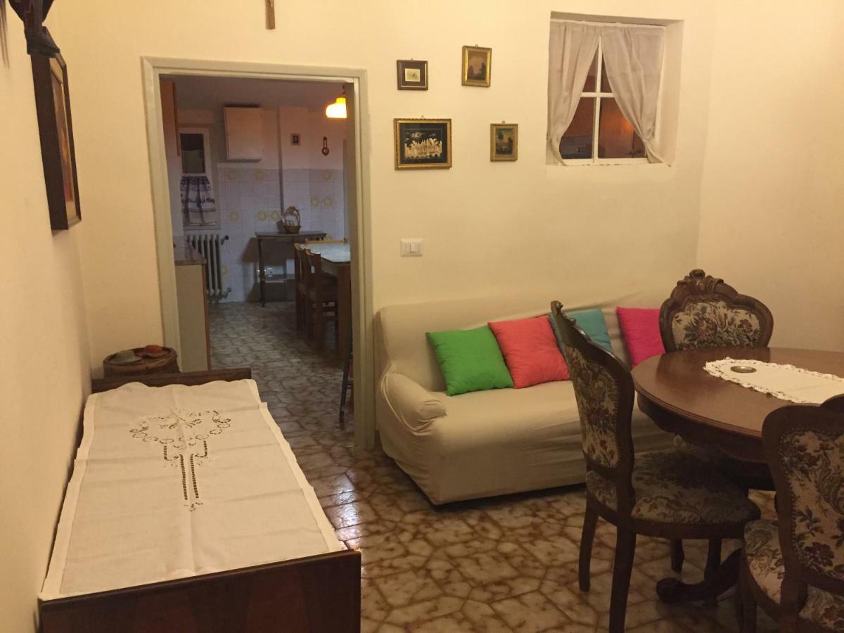 La Casa Di Luigi Apartment Montevarchi Luaran gambar